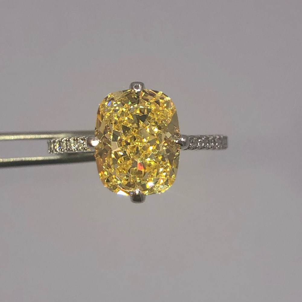 2.5ct Canary Radiant Cut Ring - Picture 14 of 17